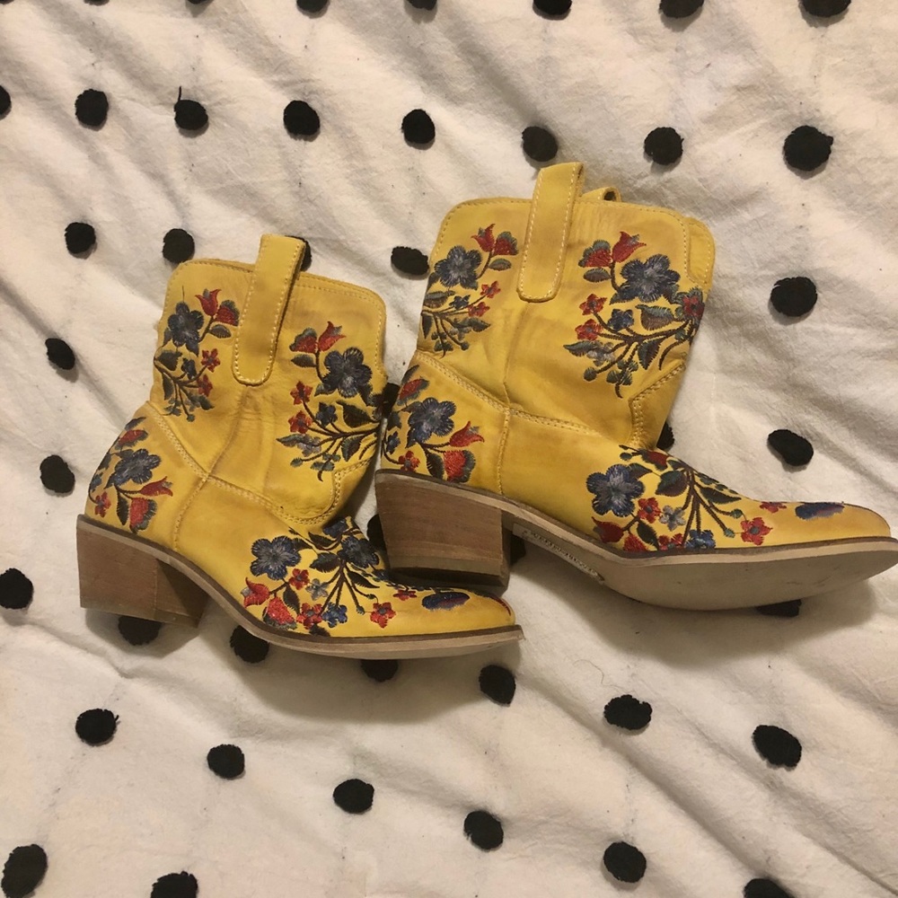 Real leather cowgirl boots